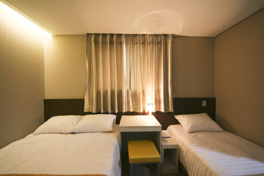 Hotel Lumia Myeongdong Сеул Экстерьер фото